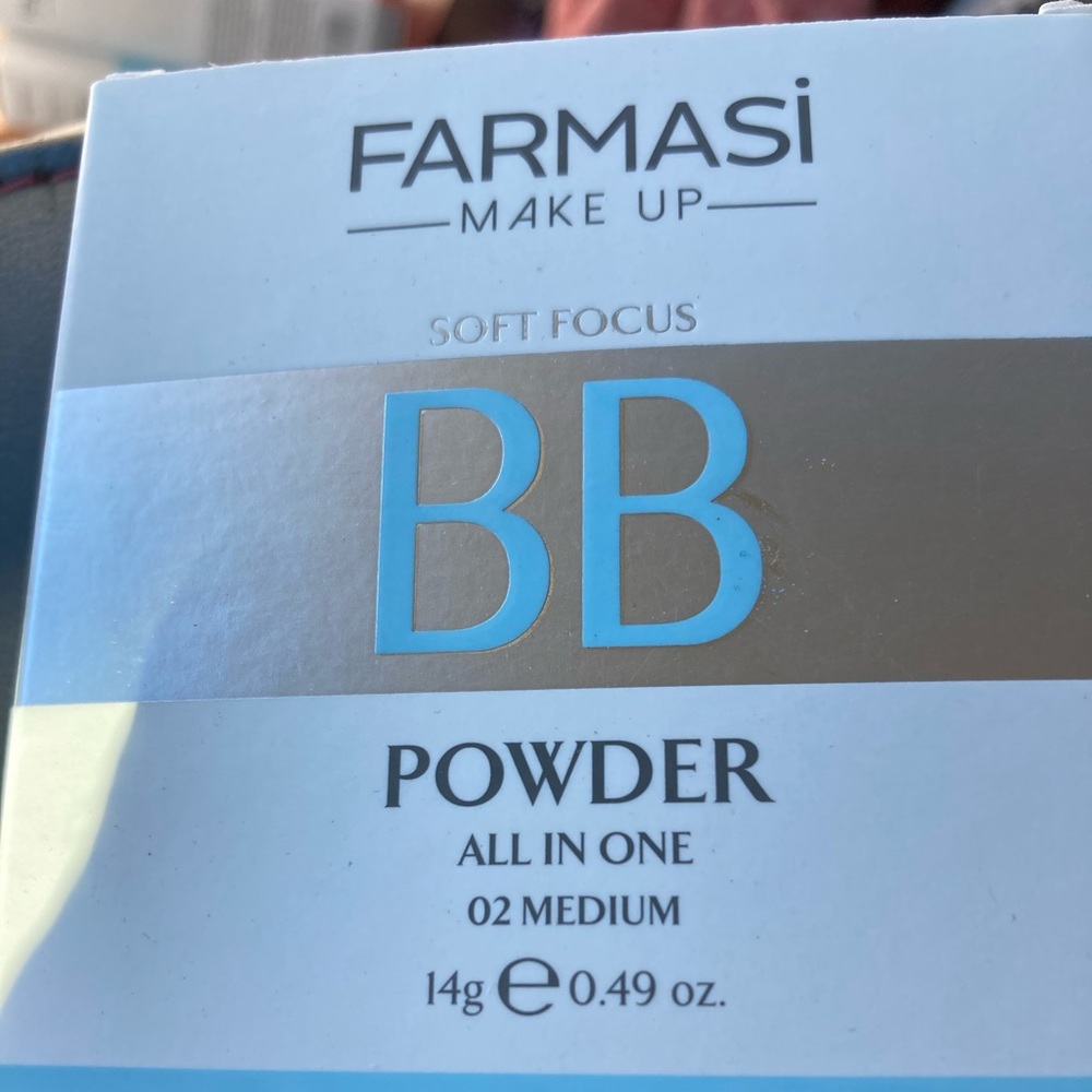 Farmasi. BB Powder